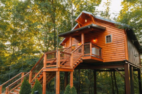 Cricket Hill Treehouse C by Amish Country Lodging